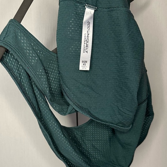 Lorna Jane flowy mesh workout tank EUC XS - Picture 3 of 3